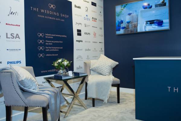 alcove shelving trade show stand