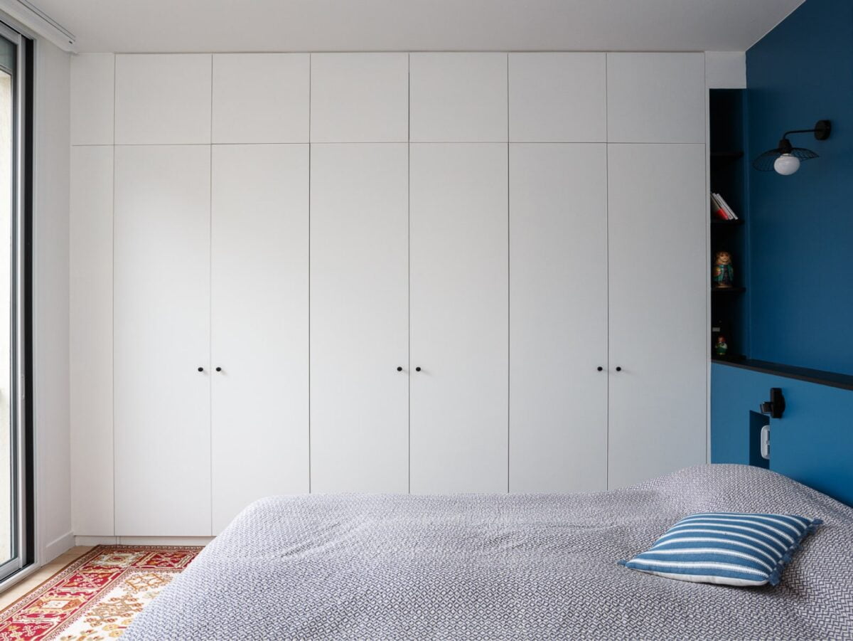 white built in wardrobe
